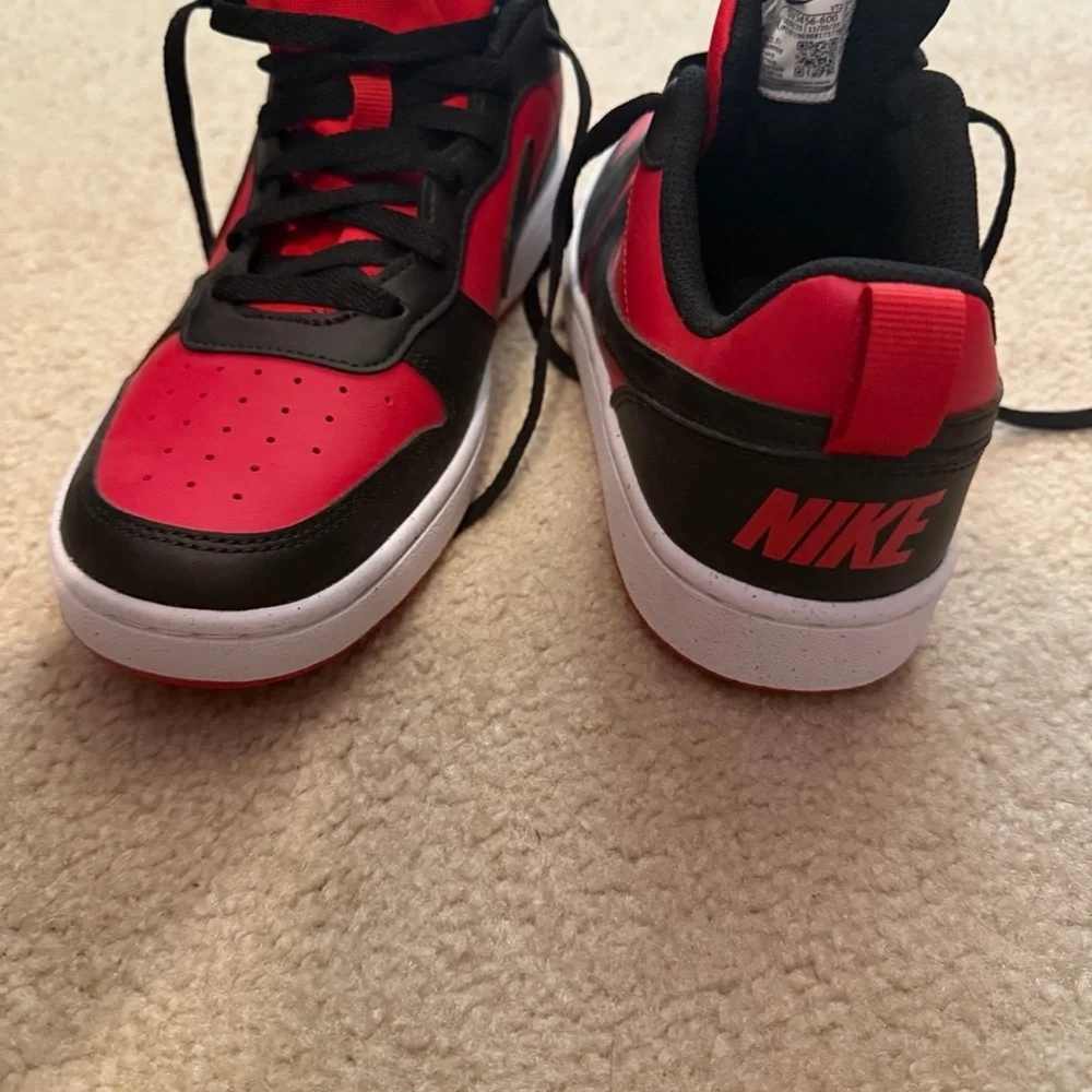 Nike Red and Black Sneakers Iconic Design - Picture 2 of 5